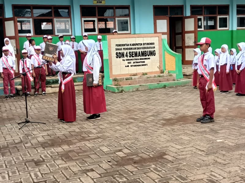 Mempertingati Hari Pahlawan 10 November di SD Negeri 4 Semambung